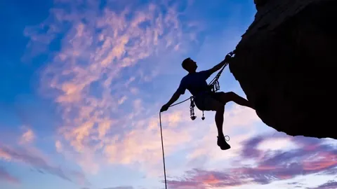 体育品牌电竞联名款，引领潮流新品潮！